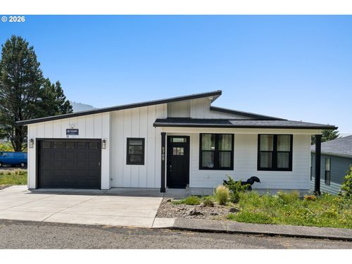 5705 Rollo Dr, Neskowin, OR, 97149-9709 | Card Image