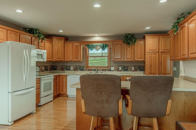 5995 Section Line Road, House other with 5 bedrooms, 3 bathrooms and null parking in RIDGEWAY WI | Image 13