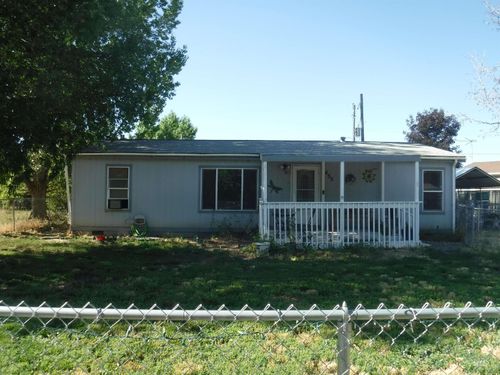435 3rd Ave W, Wendell, ID, 83355-5013 | Card Image