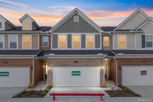 811 Balmoral Ln, Troy, MI, 48085 | Card Image