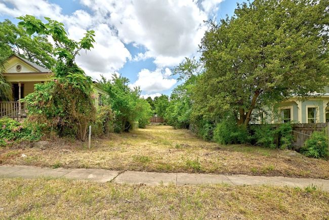 1010 E 8 Th St, Home with 0 bedrooms, 0 bathrooms and null parking in Austin TX | Image 6