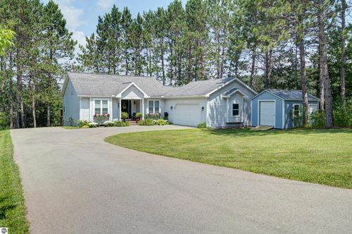7070 Appollo Lake Ln, Traverse City, MI, 49685-7052 | Card Image