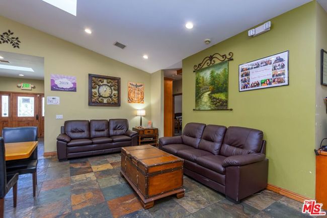 6957 Enfield Ave, House other with 6 bedrooms, 4 bathrooms and 4 parking in Reseda CA | Image 9