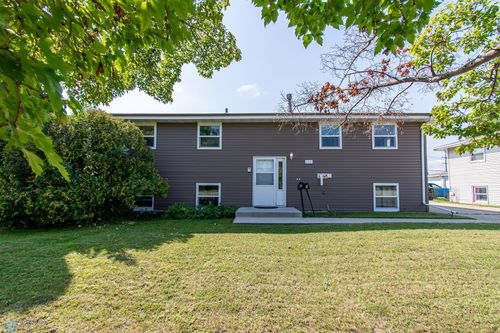 437 7th Ave E, West Fargo, ND, 58078-2789 | Card Image