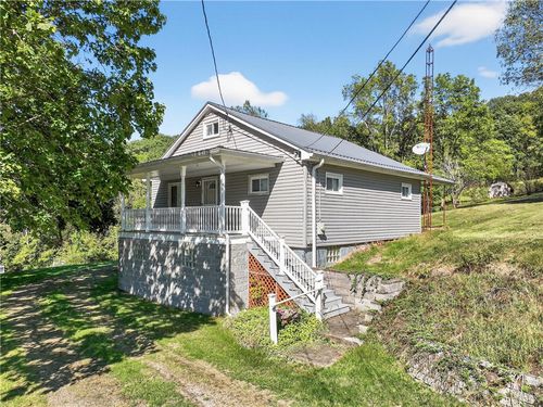 82 Phillips Rd, Burgettstown, PA, 15021-8534 | Card Image