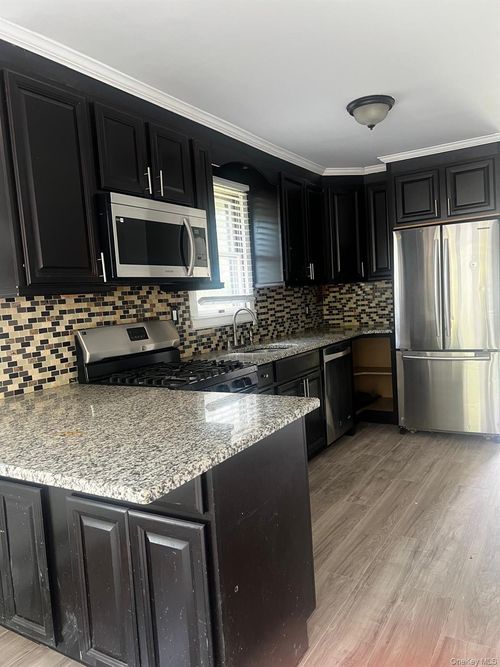 146 Penataquit Ave, Bay Shore, NY, 11706-6937 | Card Image