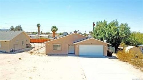 5564 Mariposa Ave, 29 Palms, CA, 92277-1442 | Card Image