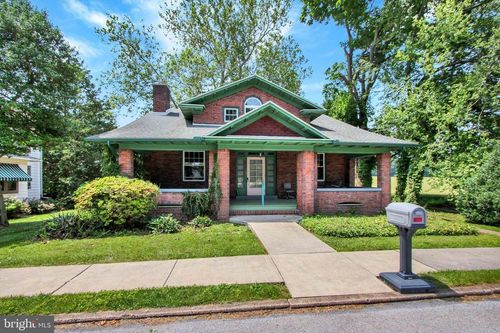 224 W Main St, NEW FREEDOM, PA, 17349-7908 | Card Image
