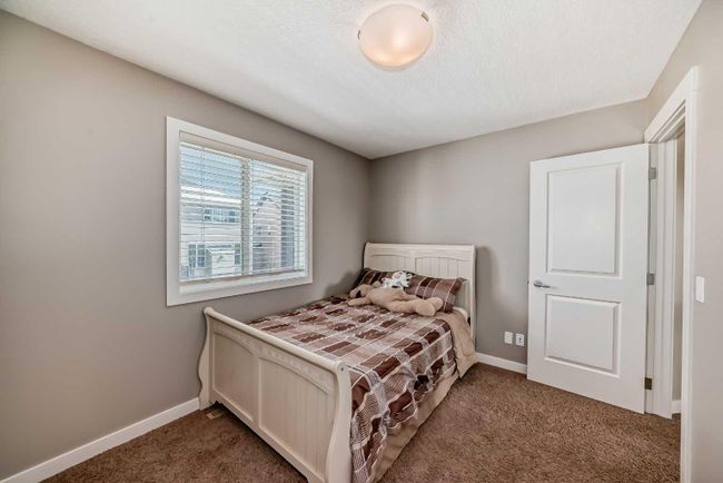 18 Rockford Road Nw, Home with 4 bedrooms, 3 bathrooms and 4 parking in Calgary AB | Image 35