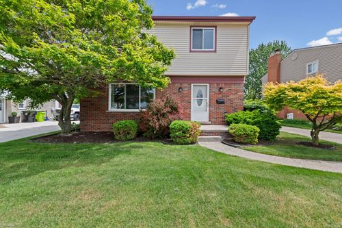 28070 Garfield Street, Roseville, MI, 48066 | Card Image