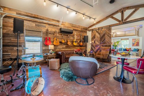 5200 Saint Georges Grn, Austin, TX, 78745-2828 | Card Image