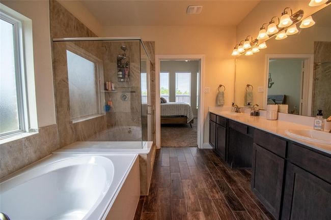 11823 Champions Forest Dr, House other with 4 bedrooms, 4 bathrooms and 7 parking in Mont Belvieu TX | Image 14