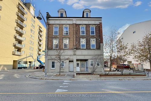 {{alt}} | Card Image