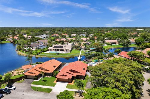 11405 W Point Dr, Hollywood, FL, 33026-3735 | Card Image