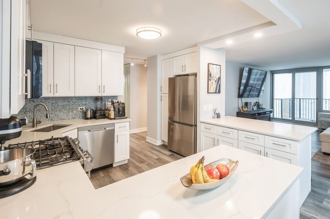 APT-2410 - 400 E Randolph St, Condo with 2 bedrooms, 2 bathrooms and 2 parking in Chicago IL | Image 4