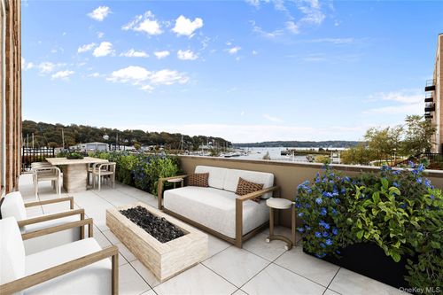 unit-1036-100 Garvies Point Rd, Glen Cove, NY, 11542-5007 | Card Image