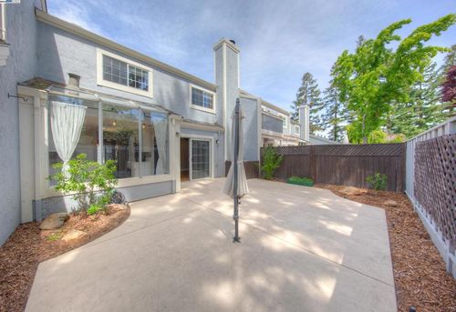 243 Northwood Cmns, Livermore, CA, 94551-3054 | Card Image