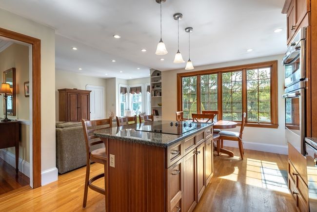 202 Bridge St, House other with 3 bedrooms, 3 bathrooms and 5 parking in Beverly MA | Image 12