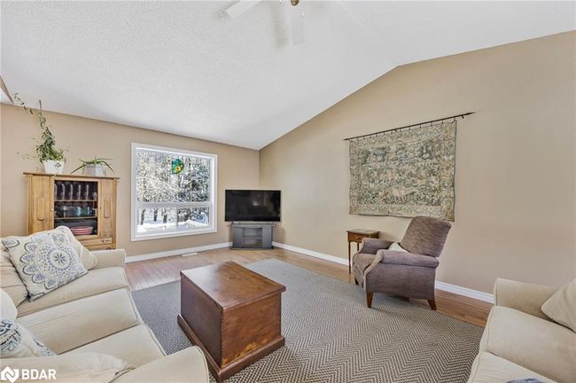 11 Maple Crt, House other with 3 bedrooms, 3 bathrooms and 8 parking in Coldwater ON | Image 8