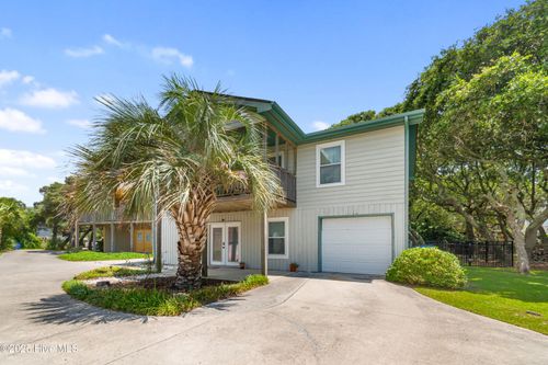 315 Bay Cir, N Topsail Beach, NC, 28460-9515 | Card Image