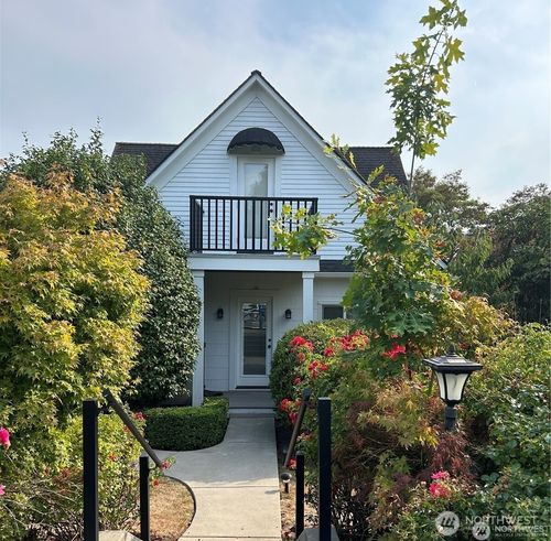 127 6th Ave, Kirkland, WA, 98033-5534 | Card Image