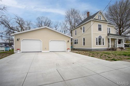 130 S Monroe St, Pittsfield, IL, 62363-1930 | Card Image