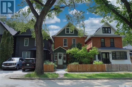 733 6th Ave N, Saskatoon, SK, S7K2S8 | Card Image