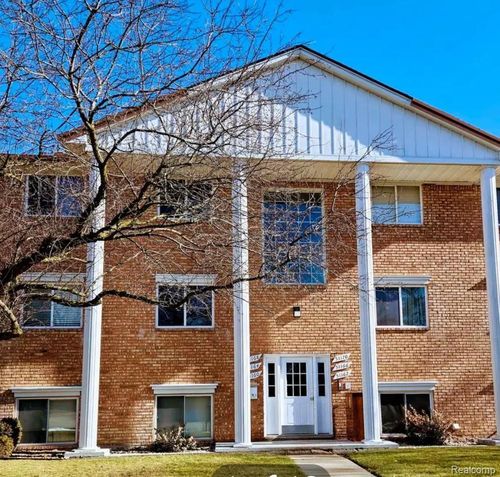 51166 Johns Dr, Chesterfield, MI, 48047-1463 | Card Image
