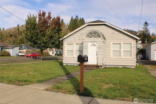 301 Eklund Ave, Hoquiam, WA, 98550-1720 | Card Image