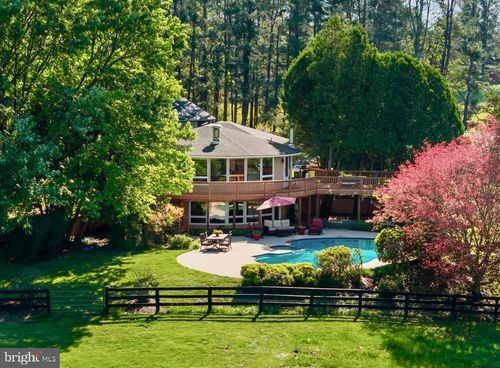 10803 Crest Hill Rd, MARSHALL, VA, 20115-2711 | Card Image