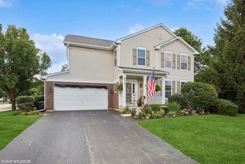 2507 Lorraine Cir, Geneva, IL, 60134-4426 | Card Image