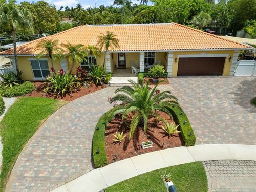 16686 Golfview Dr, Weston, FL, 33326-1812 | Card Image