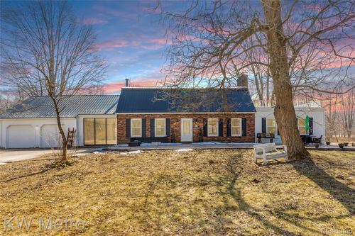 8665 Meskill Rd, Columbus, MI, 48063-1900 | Card Image