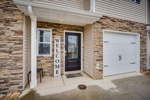 2-1049 Hammett Rd, Johnson City, TN, 37615-3919 | Card Image