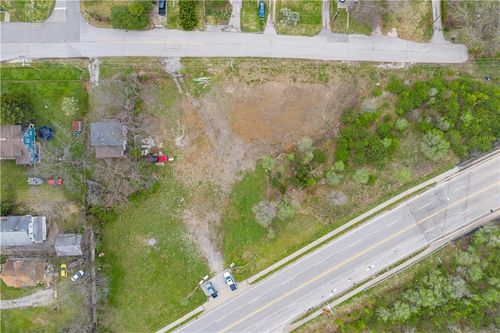 9827 E Independence Ave, Independence, MO, 64053-1528 | Card Image