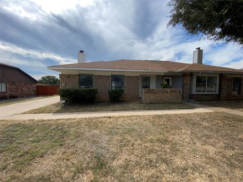 209 Hickory Springs Dr, Euless, TX, 76039-7842 | Card Image