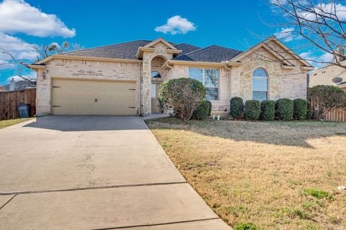 3721 Cecelia Ln, Forest Hill, TX, 76140-7008 | Card Image