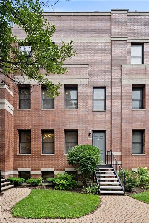 d-2036 W Le Moyne St, Chicago, IL, 60622-1972 | Card Image