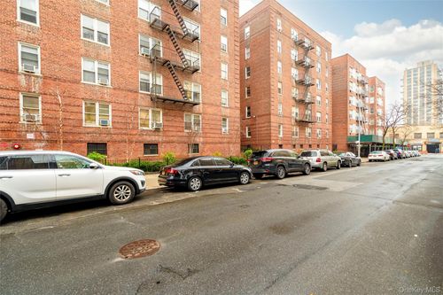 4a-2080 Barnes Ave, Bronx, NY, 10462-2617 | Card Image