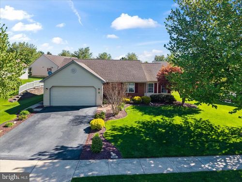 6 Springhouse Dr, MYERSTOWN, PA, 17067-3111 | Card Image