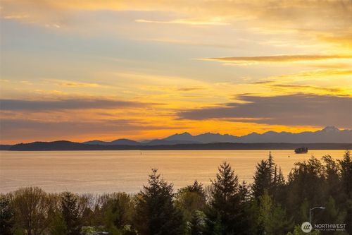 308-2929 1st Ave, Seattle, WA, 98121-3020 | Card Image