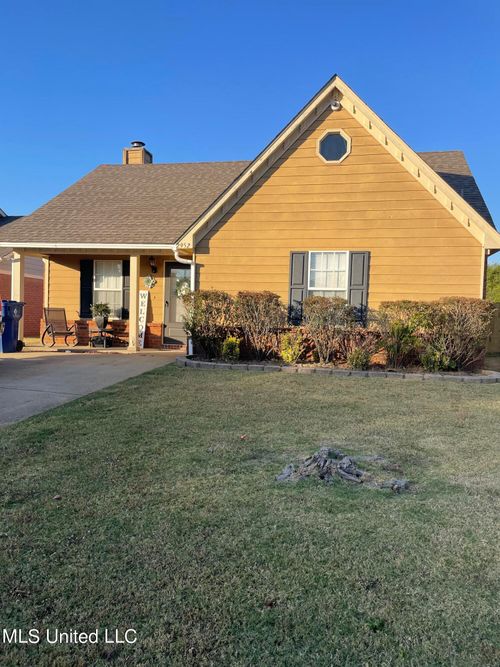2952 Churchwell Dr, Horn Lake, MS, 38637-1213 | Card Image