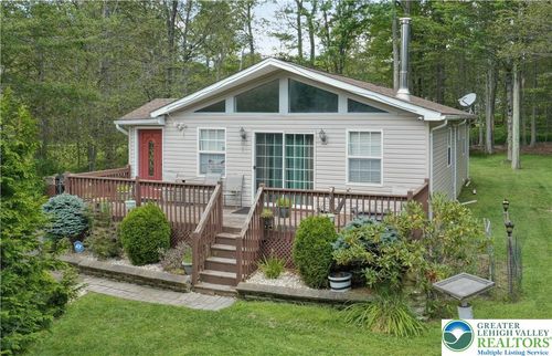 1026 Seven Nations Dr, Coolbaugh Twp, PA, 18466-7902 | Card Image