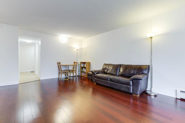 901 - 4194 Maywood Street, Condo with 2 bedrooms, 1 bathrooms and 2 parking in Burnaby BC | Image 4