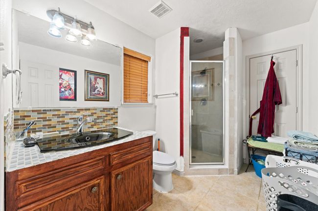 707 Doncrest St, House other with 7 bedrooms, 5 bathrooms and 4 parking in Channelview TX | Image 22