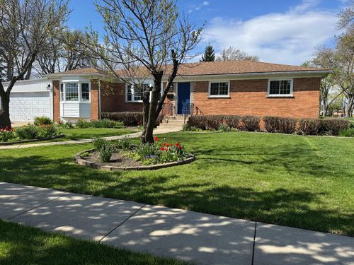 22 Audrey Ln, Mount Prospect, IL, 60056-2802 | Card Image