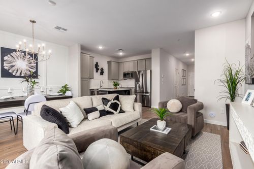 7576 W Darrow St, Laveen, AZ, 85339-7259 | Card Image