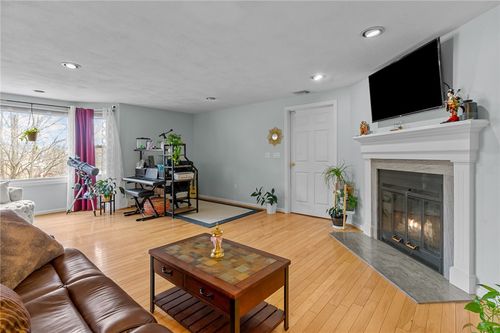 d-44 Knoll Pl, North Providence, RI, 02904 | Card Image