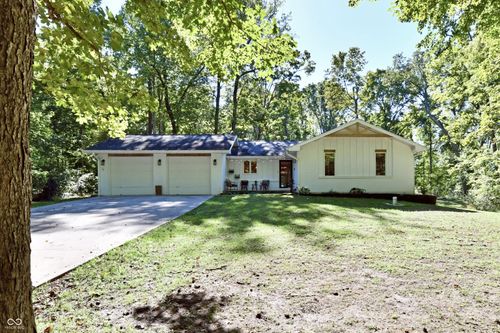 7153 Pr Royal Springs Dr, Shelbyville, IN, 46176-8412 | Card Image