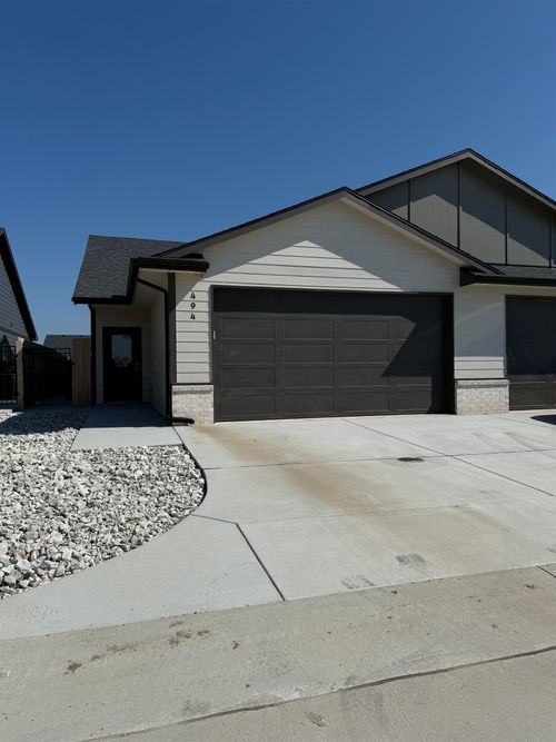 494 E Hayes St, Valley Center, KS, 67147-8960 | Card Image